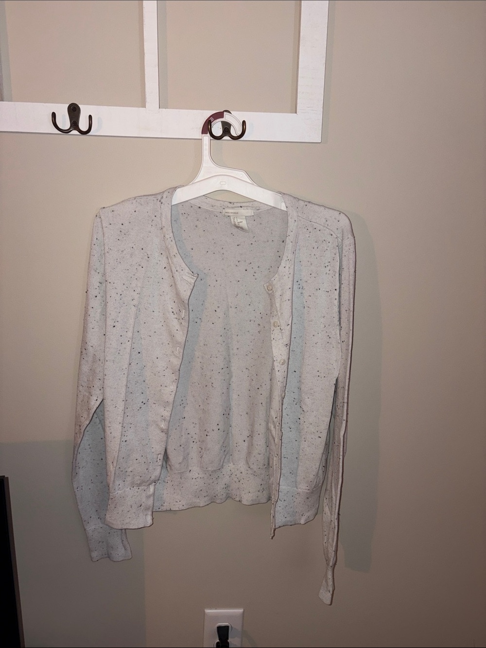 H&M Women's Light Gray Speckled Button Cardigan Sweater